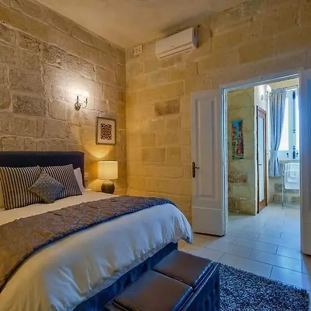 Julesy's Cospicua