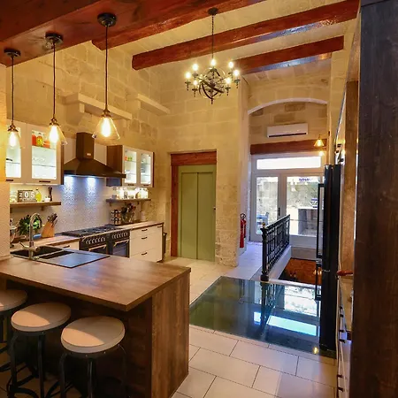 Julesy's Guest house *